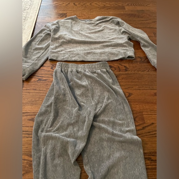 NWOT Sweat Set - Picture 2 of 5